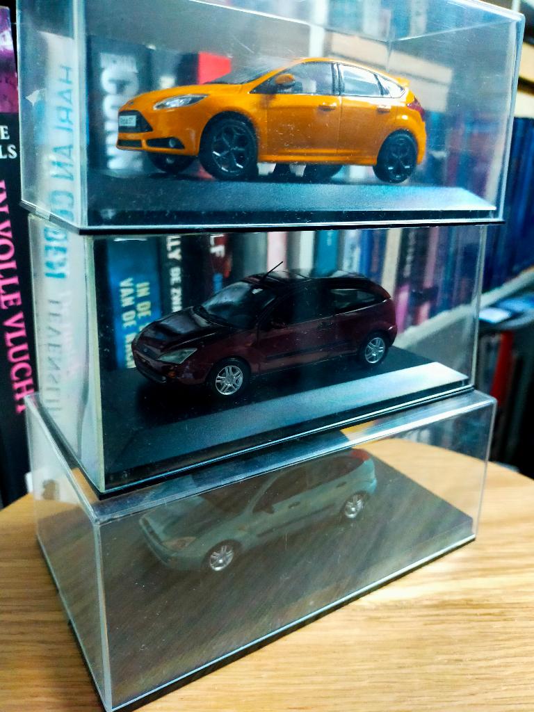 Ford Focus modellen Minichamps, Ophalen of Verzenden, Zo goed als nieuw, Auto, MiniChamps