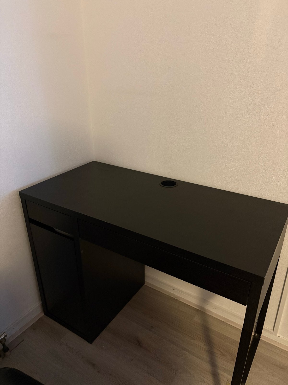 Zwart bureau met lades en opbergruimte, Ophalen, Zwart, Gebruikt, Met lades