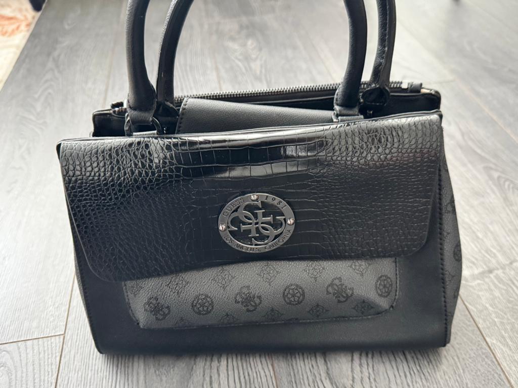 Gues tas, Sieraden, Tassen en Uiterlijk, Tassen | Damestassen, Ophalen of Verzenden, Nieuw, Handtas