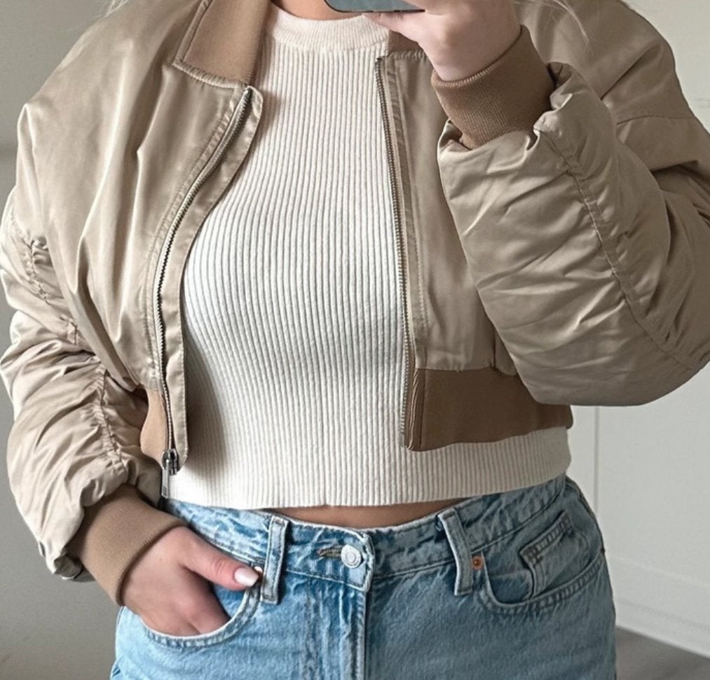 Zara nieuw met prijskaartje cropped creme kleurig bomberjack, Kleding | Dames, Jassen | Zomer, Ophalen of Verzenden, Nieuw, Maat 34 (XS) of kleiner