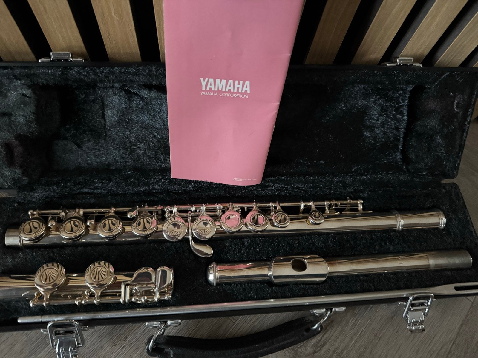 Yamaha Dwarsfluit YFl 225s met koffer, Muziek en Instrumenten, Blaasinstrumenten | Dwarsfluiten en Piccolo's, Gebruikt, Verzenden