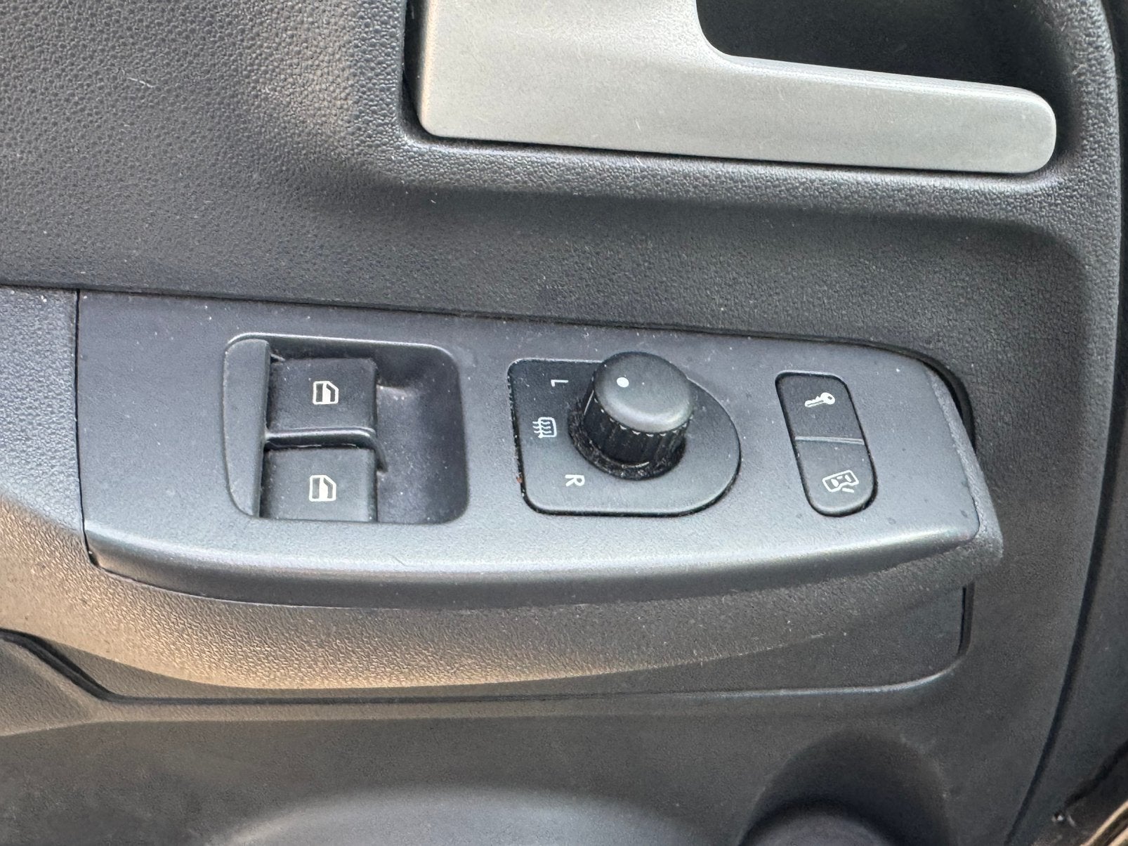 Foto 12 van Nette Volkswagen Fox 1.4 2007 Zwart Airco Nieuwe Apk
