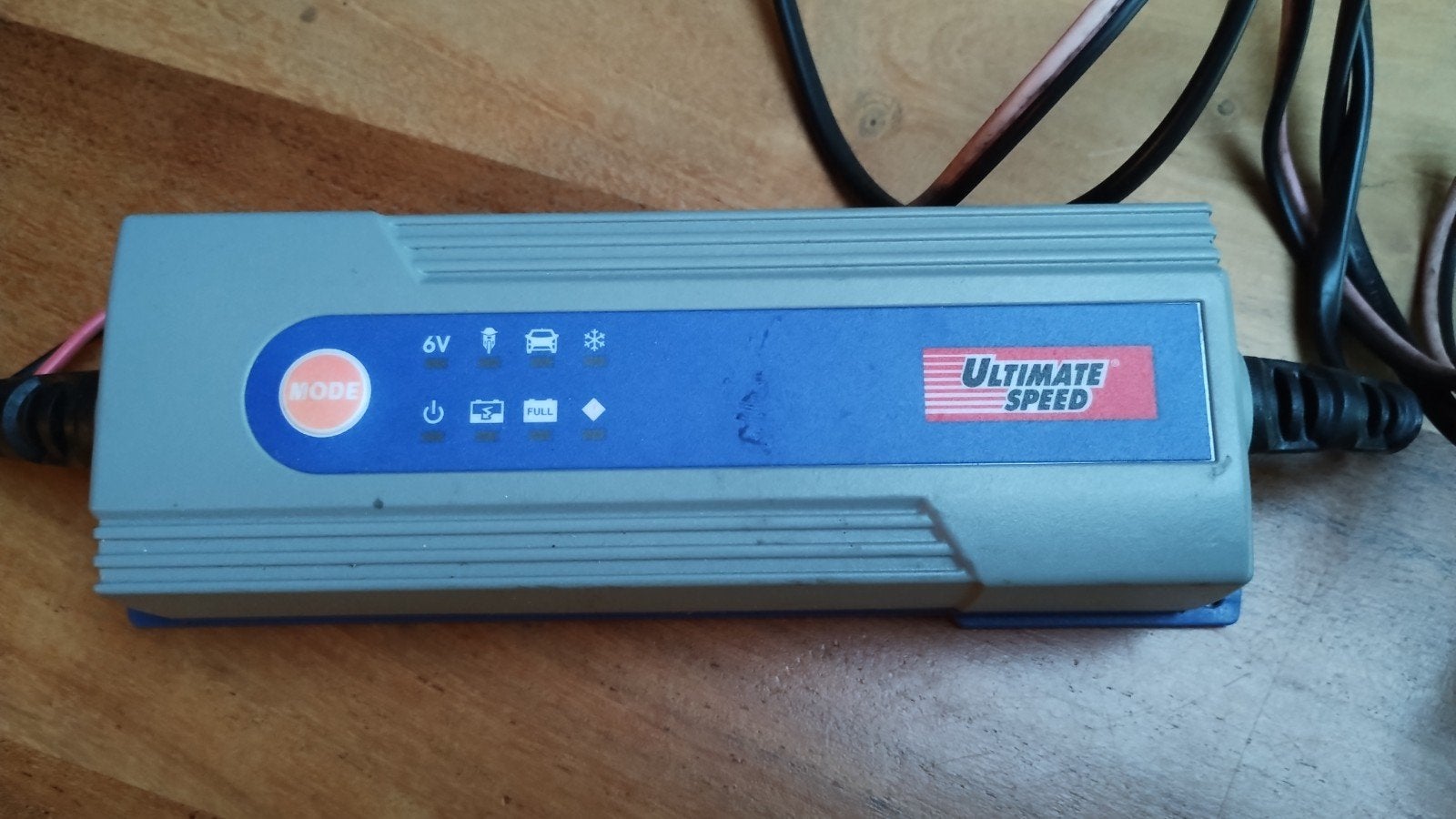 Ultimate Speed Acculader 12V/6V ULG 3.8 A1, Gebruikt, Universele onderdelen