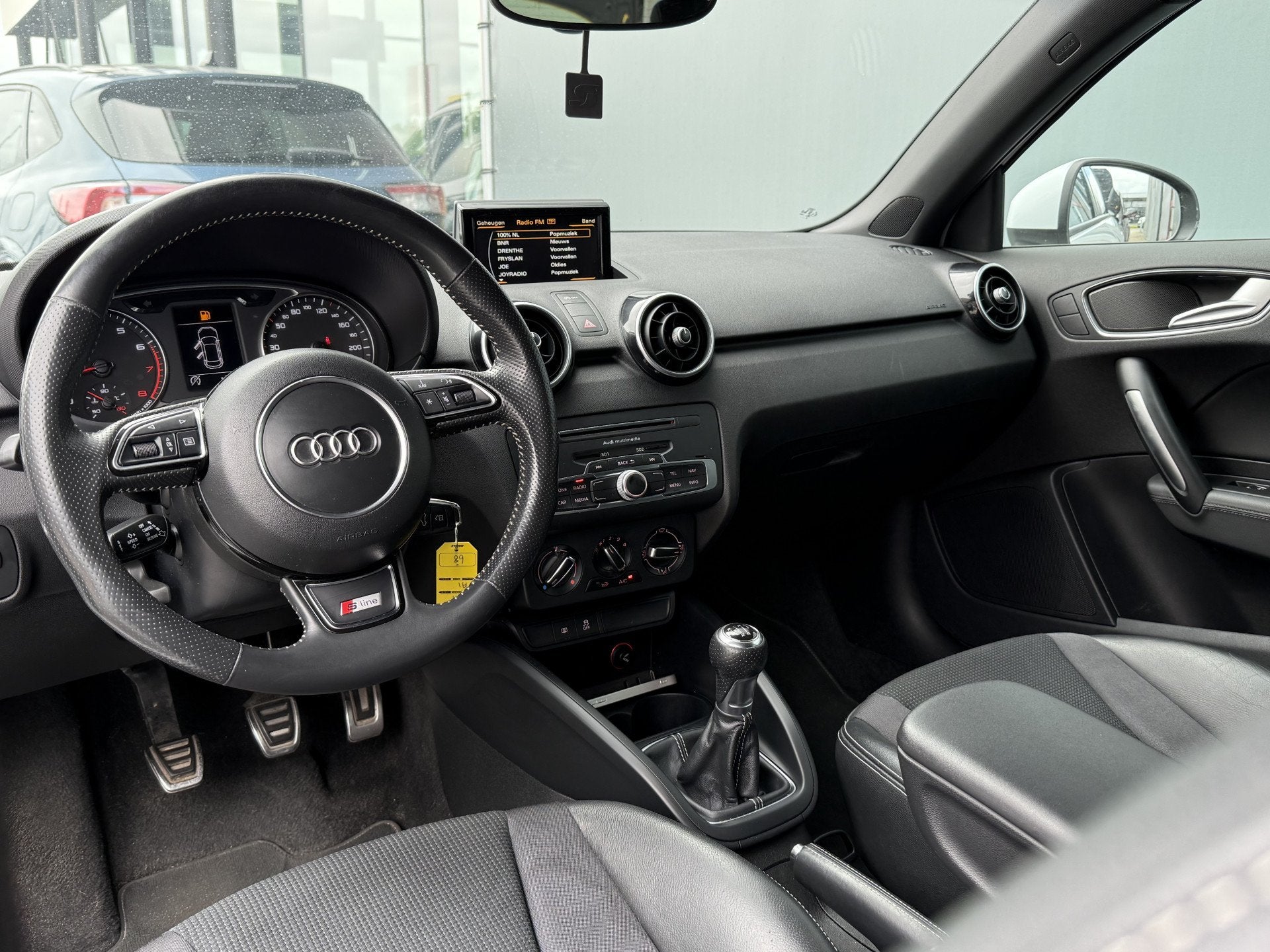 Audi A1 Sportback BWJ 2019 1.0 TFSI 96 PK Advance Sport HALF, Auto's, Voorwielaandrijving, 4 stoelen, Leder en Stof, Origineel Nederlands