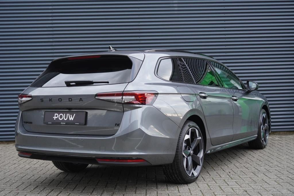 Skoda Superb Combi 1.5 TSI 150pk PHEV Sportline Business | W, Auto's, Skoda, 12 maanden, 1498 cc, 4 cilinders, Adaptive Cruise Control