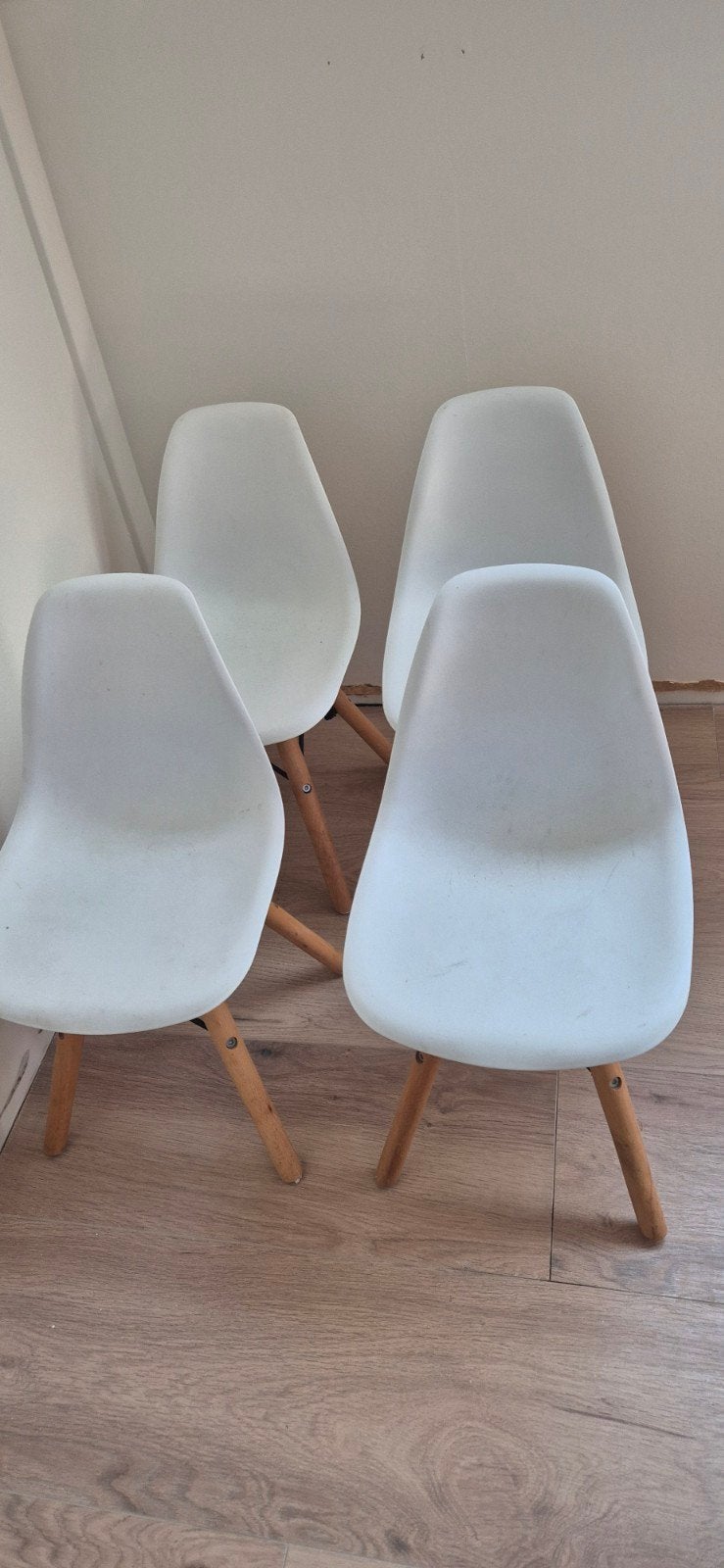 Set van 4 witte kinderstoelen met houten poten, Gebruikt, Modern, Scandinavisch, Wit, Vier