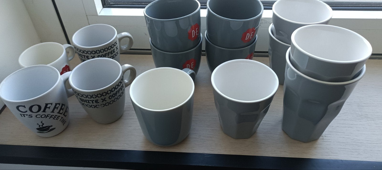diverse kopjes en bekers, Ophalen