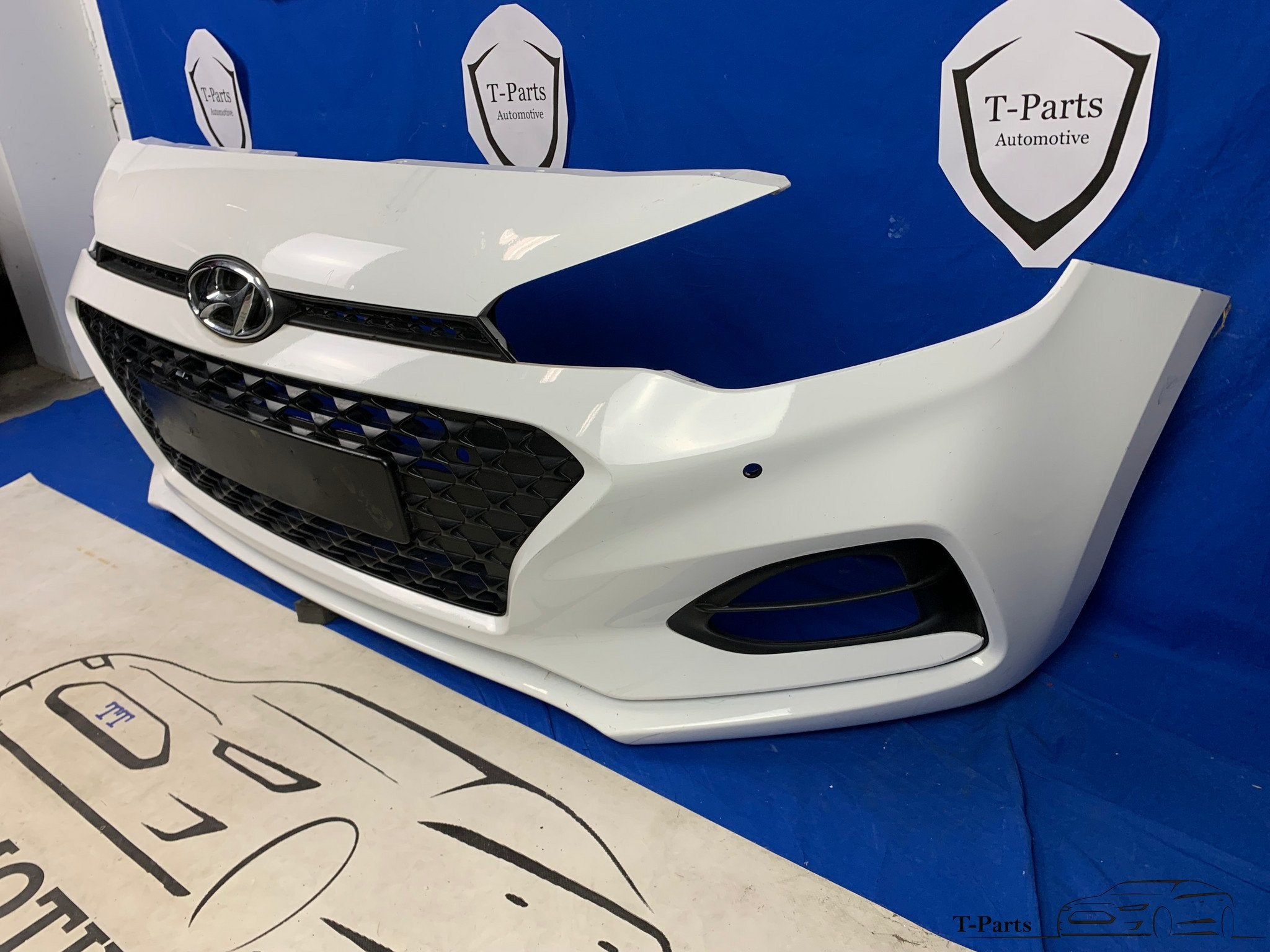 Hyundai i20 voorbumper bumper grille rooster PDC, Gebruikt, Heolleung-ro 12
06797  Seoul, Ophalen of Verzenden, Info@hyundai.com