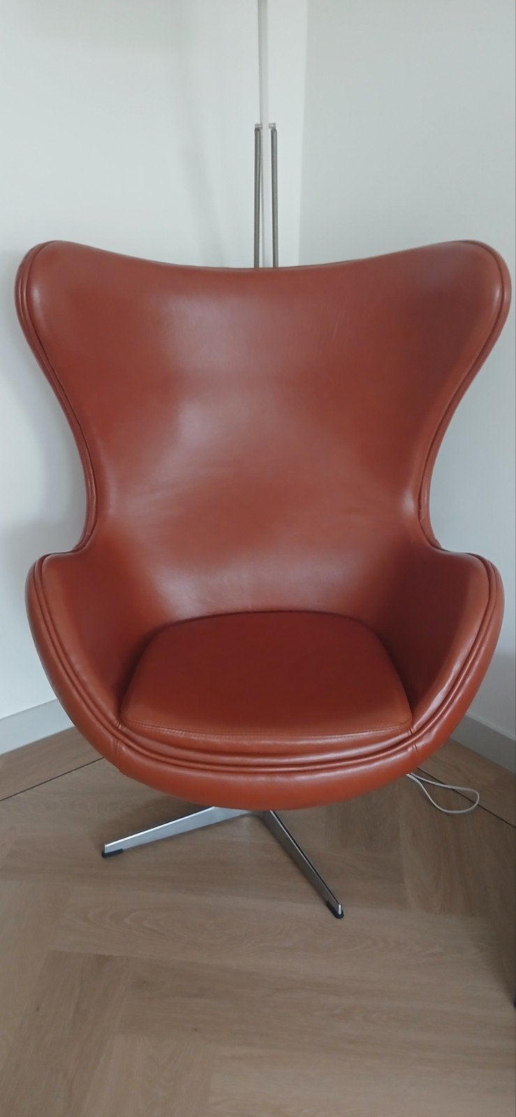 Fritz Hansen Egg Chair replica Cognac Leer + event. Ottoman, Huis en Inrichting, Fauteuils, Ophalen, Zo goed als nieuw, 75 tot 100 cm
