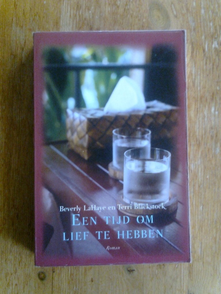 Een tijd om lief te hebben, door Beverley La Haye en Terry, Ophalen of Verzenden, Zo goed als nieuw