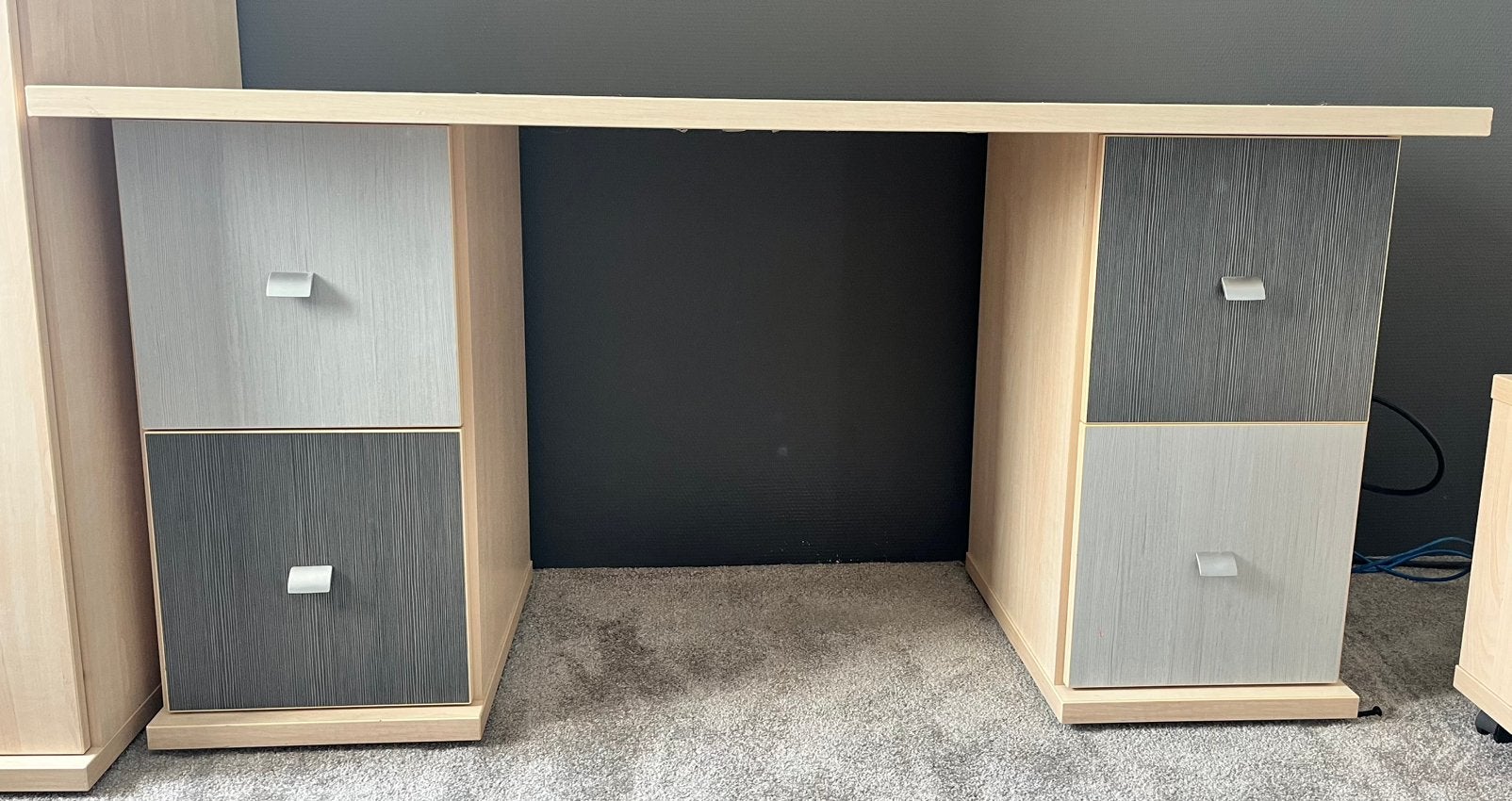 Bureau-kledingskast-nachtkastje, Ophalen, Zo goed als nieuw