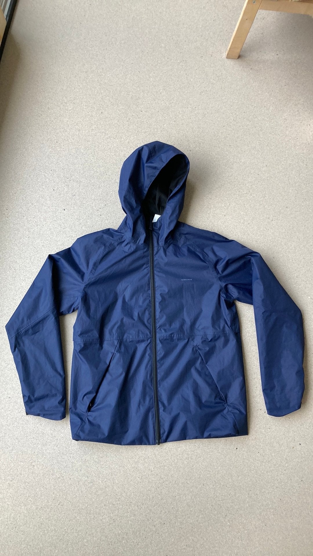 Mooie quechua regenjas blauw 12 jaar, Caravans en Kamperen, Ophalen of Verzenden, Zo goed als nieuw, Regenjas
