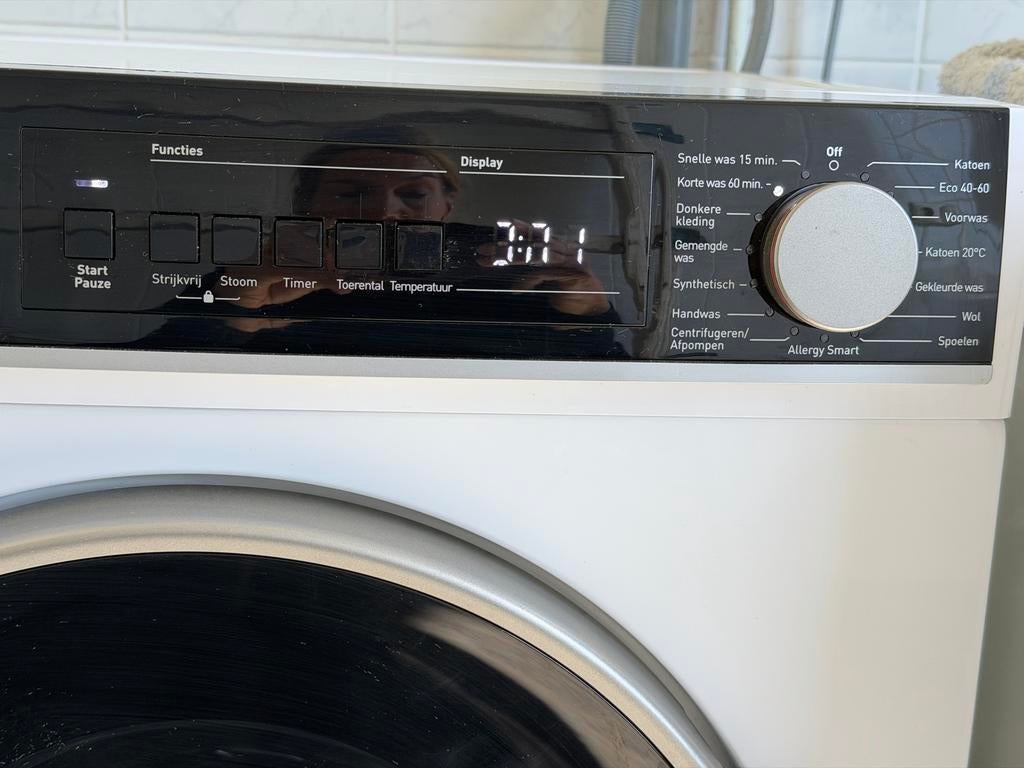 Zo goed als nieuwe SHARP wasmachine - 6 maanden oud, Ophalen, Zo goed als nieuw, Voorlader, Handwasprogramma
