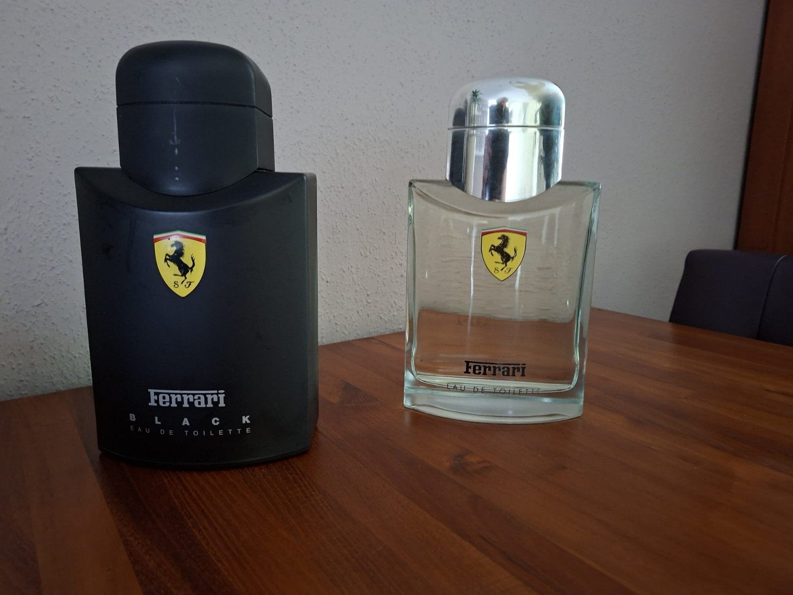 Ferrari show/etalage parfumflessen (2 stuks), Ophalen of Verzenden, Zo goed als nieuw