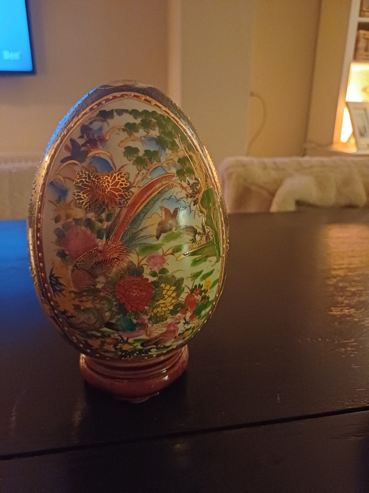Decoratief Chinees ei op standaard, handgeschilderd, Antiek en Kunst, Ophalen