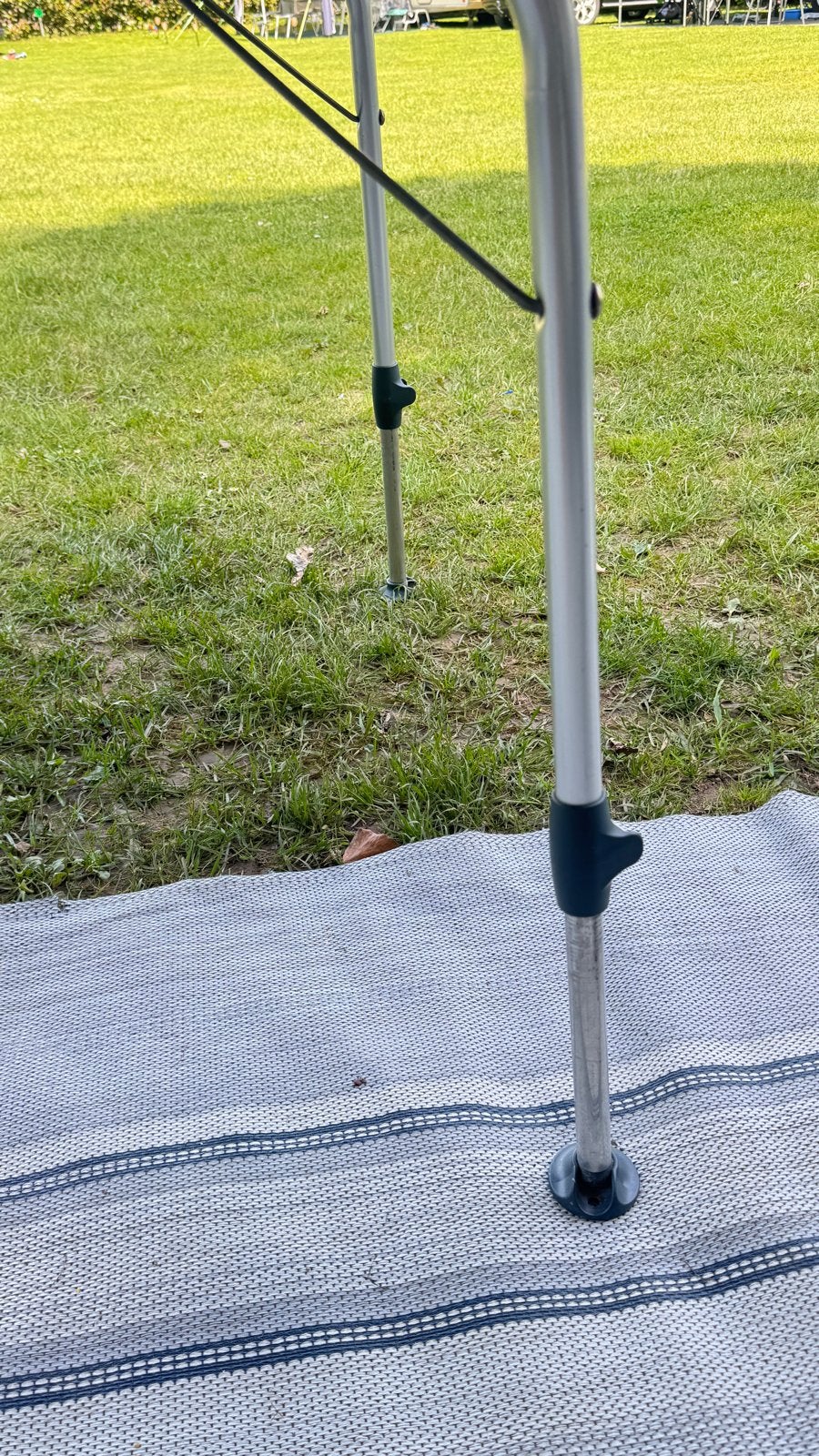 Nette campingtafel 1.30m x 0.90m - Te groot voor ons, Ophalen of Verzenden, Gebruikt, Campingtafel