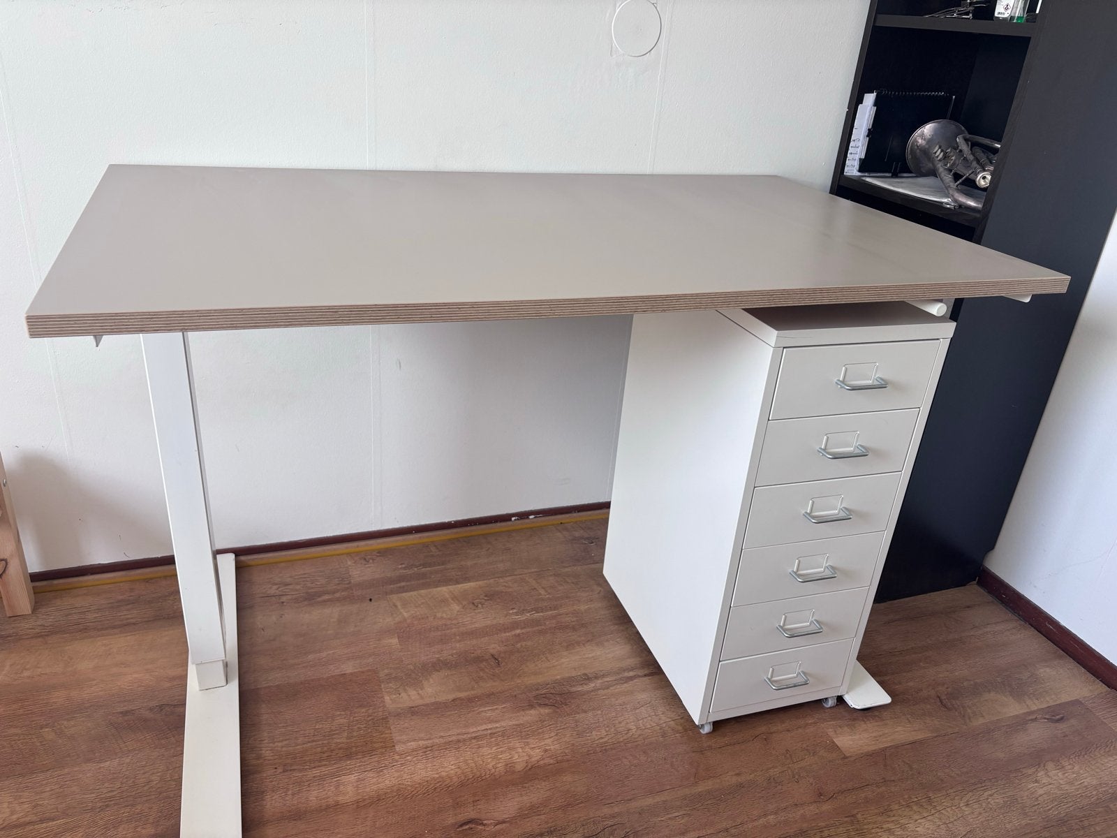 Skarsta zit/sta-bureau met ladekastje, Ophalen, Zit-sta bureau, Gebruikt, 120 cm
