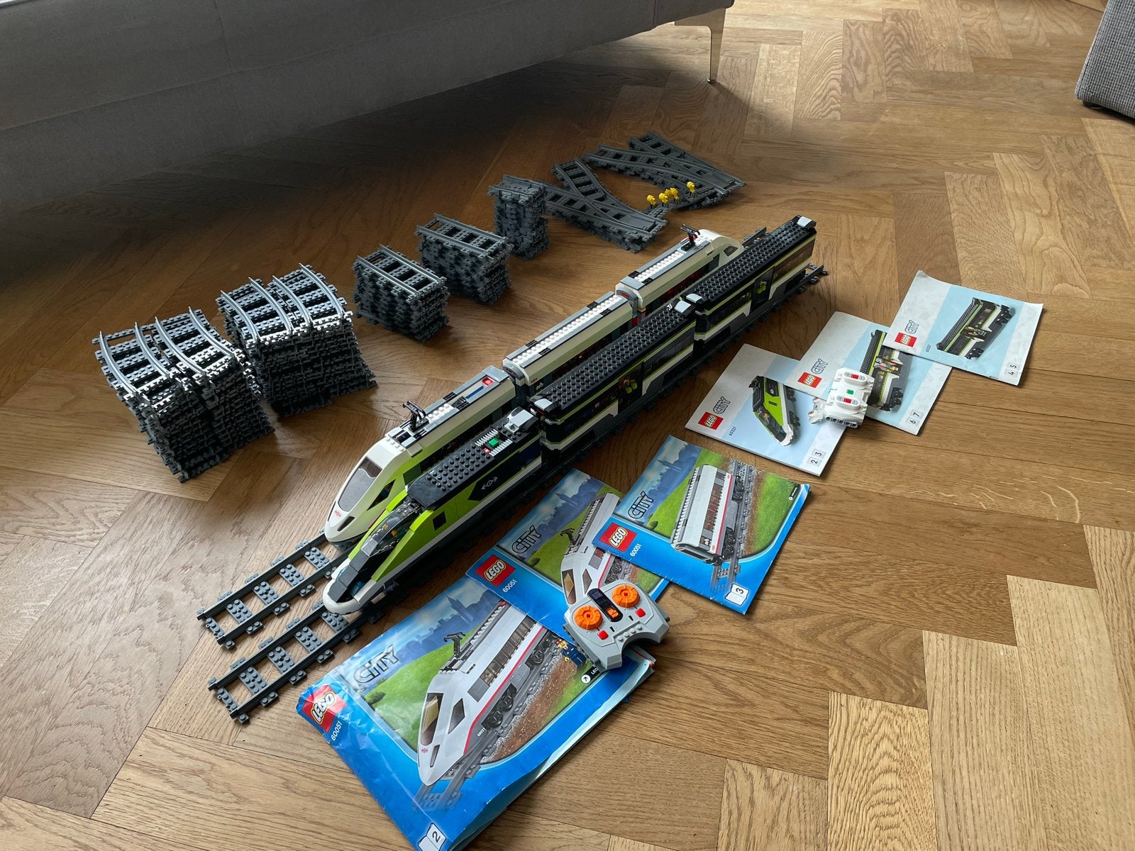 LEGO City Trein Set: 60051 Hogesnelheidstrein & 60337, Kinderen en Baby's, Speelgoed | Duplo en Lego, Ophalen, Lego, Compleet