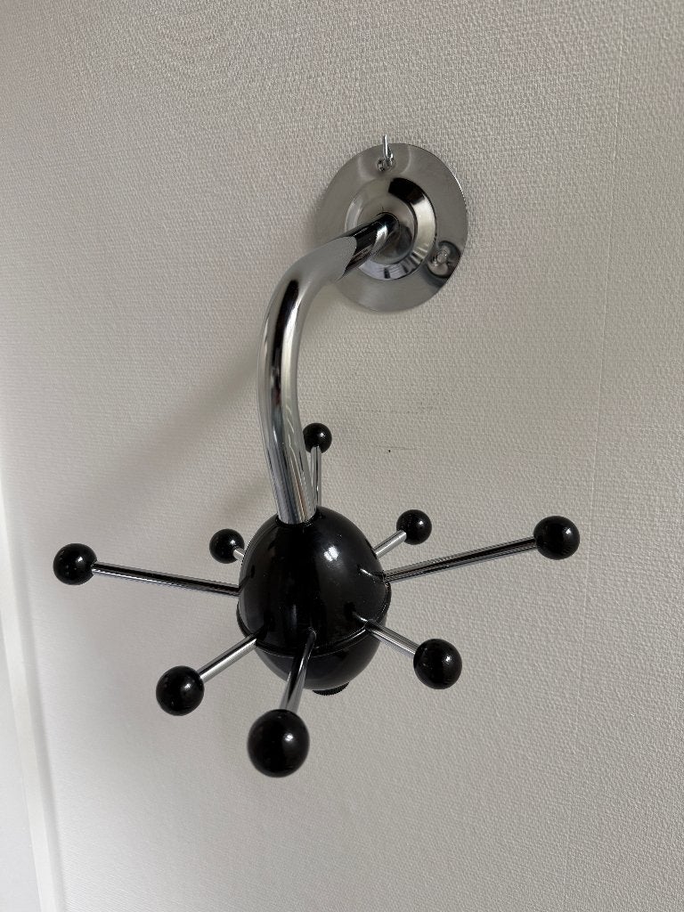 Atomic wandkapstok in Sputnik stijl zwart en chroom, Wandkapstok, Kunststof, Ophalen of Verzenden, Zo goed als nieuw