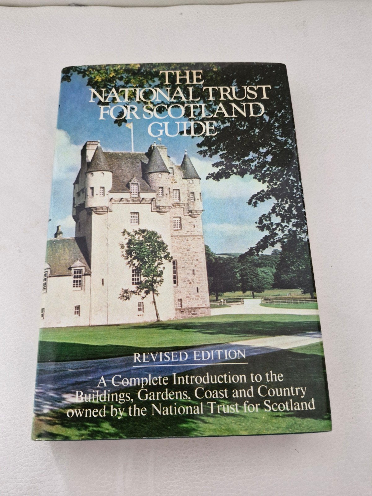 The National Trust for Scotland Guide - Reisgids, Europa, Robin Prentice, Ophalen of Verzenden, Reisgids of -boek