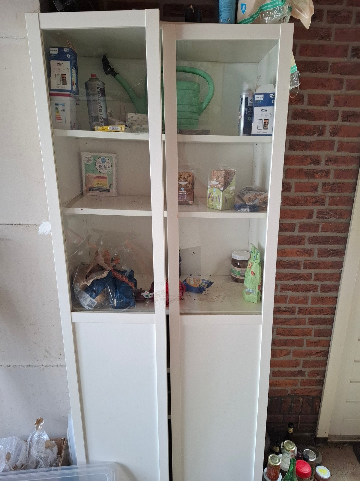 Witte vitrinekast met glazen deuren, Ophalen, Glas, 50 tot 100 cm, Modern