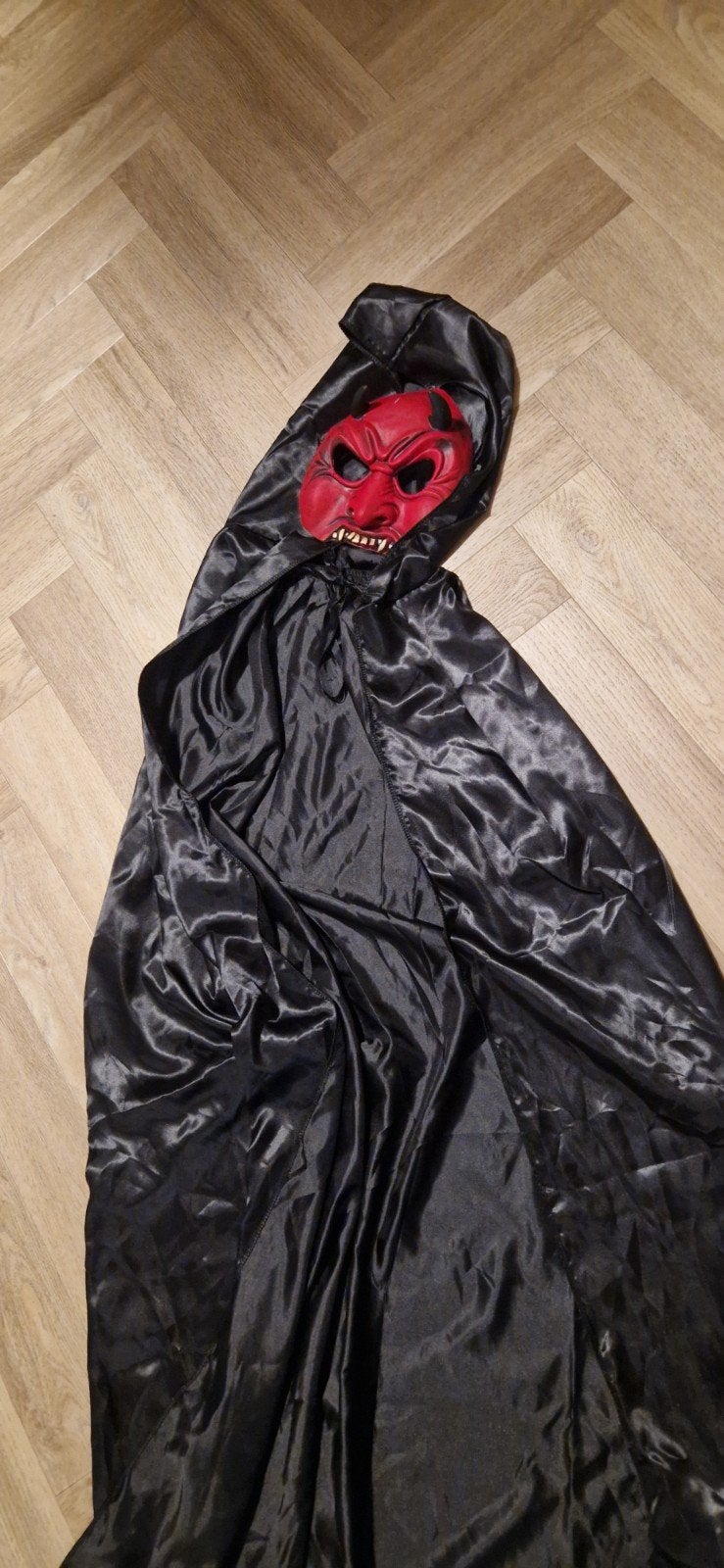 Halloween mantel (volwassenen) en duivel masker, Ophalen of Verzenden, Gebruikt, Kostuum, Halloween of Griezel