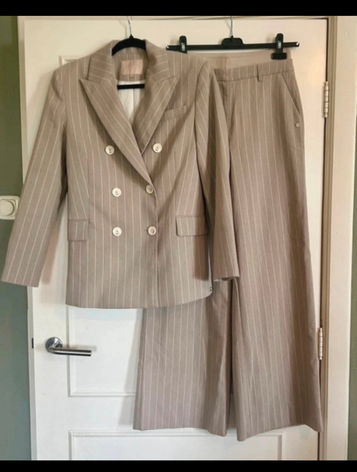 JoshV, Josh V Pinstripe blazer en Wide Leg pantalon M/L, Maat 38/40 (M), Kostuum of Pak, Beige, Ophalen of Verzenden