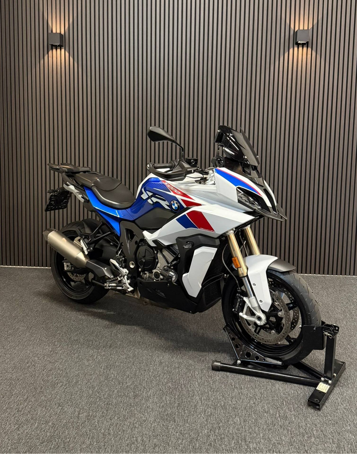 BMW S1000XR AKRAPOVIC-M PAKKET-QS-ELEKTRISCHE VERING, Kolen Motors, Traction Control, Broekhovenseweg 130-2
5021LJ  TILBURG, NL