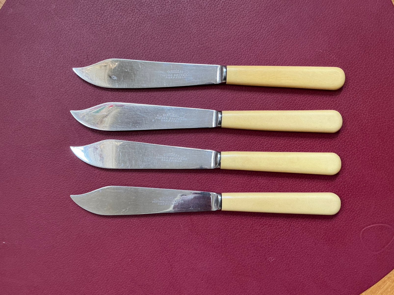 4 vismessen - benen heft - Pinder Brothers - Sheffield, Antiek en Kunst, Antiek | Bestek, Ophalen of Verzenden