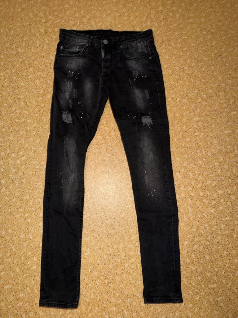 Richesse Herenbroek - Zwarte Jeans met Destroyed Details, Kleding | Heren, Ophalen of Verzenden, Zo goed als nieuw, Zwart, W32 (confectie 46) of kleiner