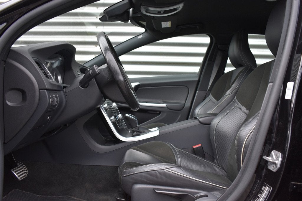 Volvo V60 1.5 T3 R-Design Bi-Xenon/LED | Navi | Clima | Crui, Auto's, Volvo, 4 cilinders, Met garantie (alle), Start-stop-systeem