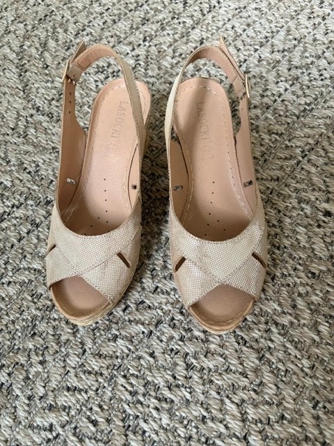 Vera Pelle leren sandalen maat 39, Kleding | Dames, Schoenen, Verzenden, Beige, Sandalen of Muiltjes, Zo goed als nieuw