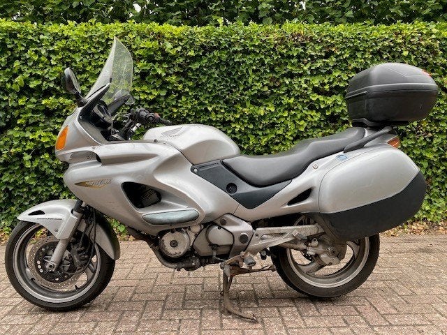 Honda Deauville 650, Motoren, Cardan-aandrijving, 2 cilinders, Gebruikt, Particulier