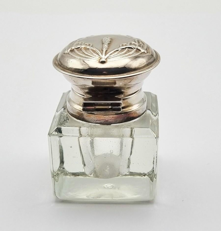 1239. Zilveren inktpot met Art Nouveau decor, 20e eeuw, Ophalen of Verzenden, Zilver