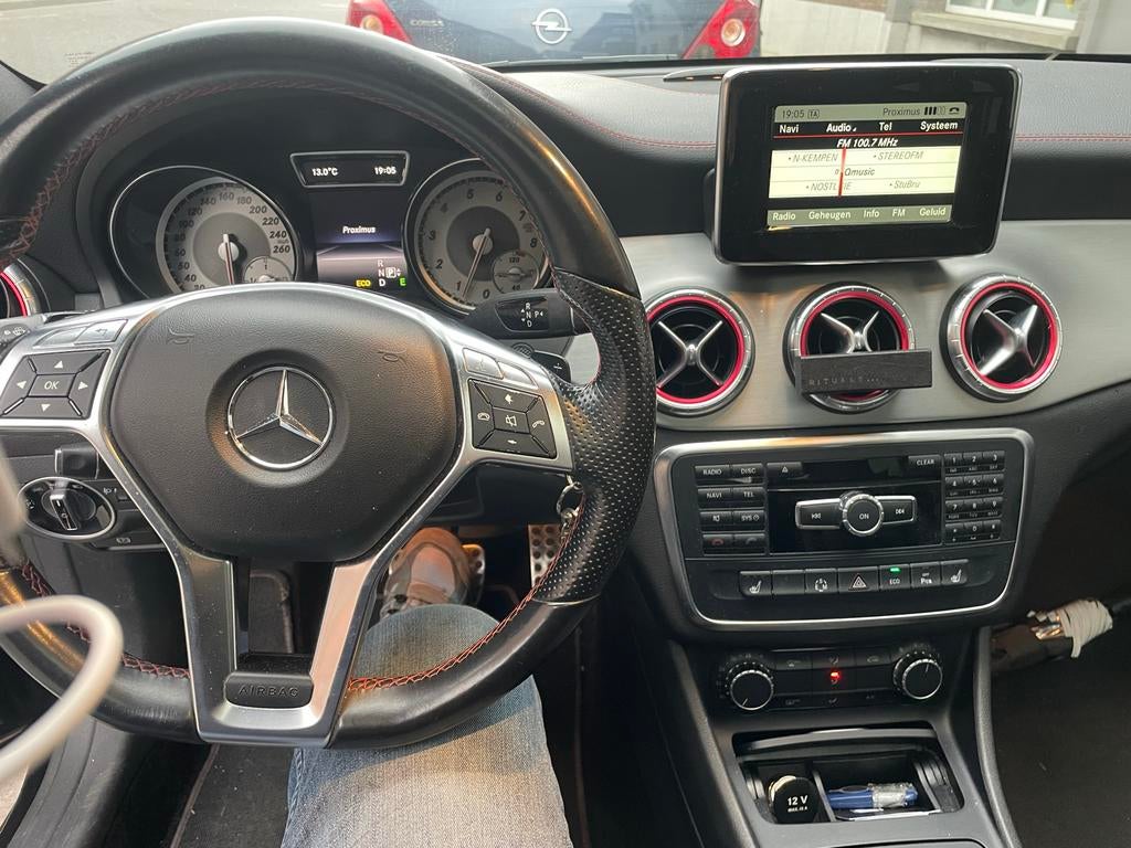 Mercedes-Benz CLA 250 2.0 155KW 7G-DCT (aut) 2014 Zwart, Auto's, Automaat, CLA, Zwart, 4 cilinders