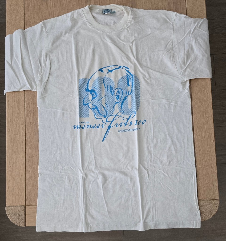 Collectorsitem 2 T-shirts Meneer Frits 100 jaar 2005, Verzamelen, Kleding en Patronen, Ophalen of Verzenden, Nieuw, Shirt