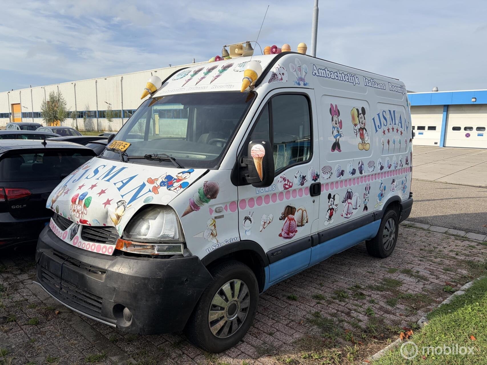 IJSWAGEN ! Foodtruck Renault Master met schroefschade !, Auto's, Gebruikt, 4 cilinders, 2000 kg, Renault