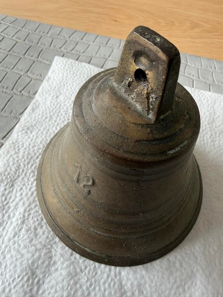 Antiek Bronzen Belletje - Decoratief met Cijfer '12', Antiek en Kunst, Ophalen