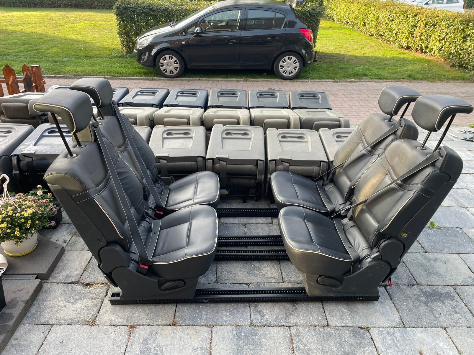 4 zwart leren stoelen 3p gordel isofix oldtimer brandweerbus, Ophalen, Zo goed als nieuw