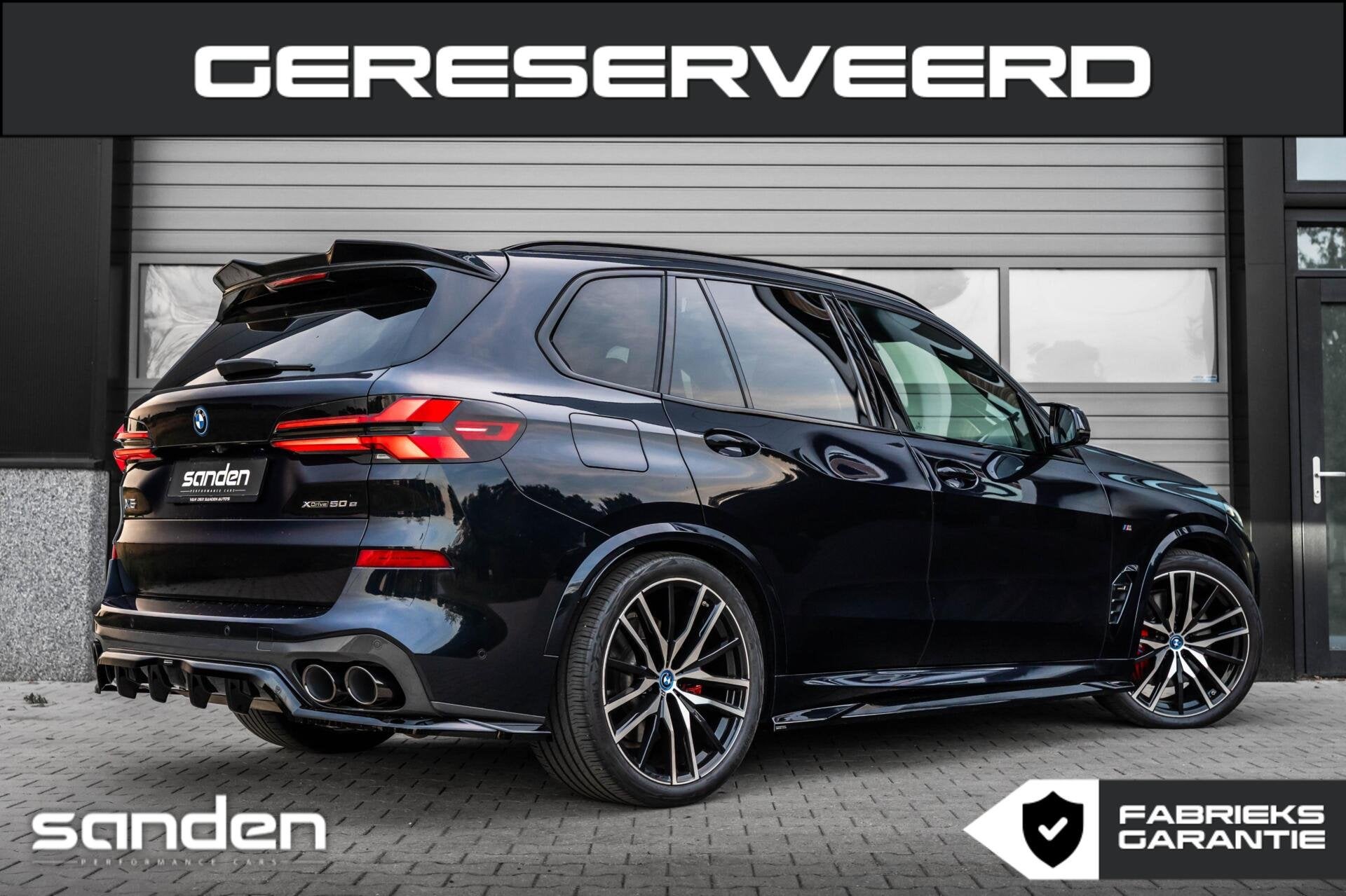 BMW X5 xDrive50e MSport Pro|CarbonBlack|SkyLounge|B&W|Massag, Auto's, Dealer onderhouden, 2395 kg, Zwart, Leder