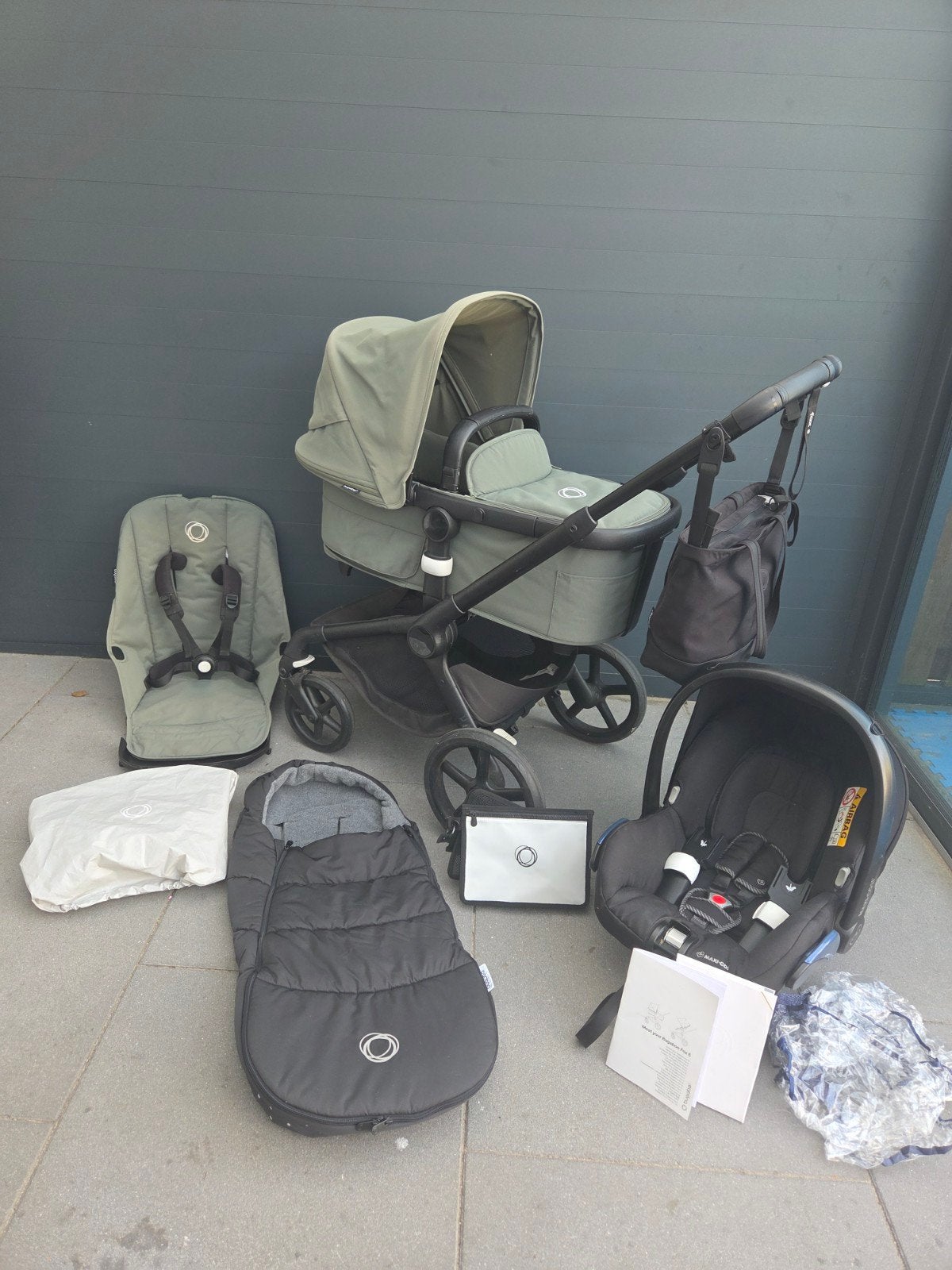 bugaboo fox 3 kinderwagen - complete set, Kinderen en Baby's, Kinderwagens en Combinaties, Bugaboo, Zo goed als nieuw, Verstelbare duwstang
