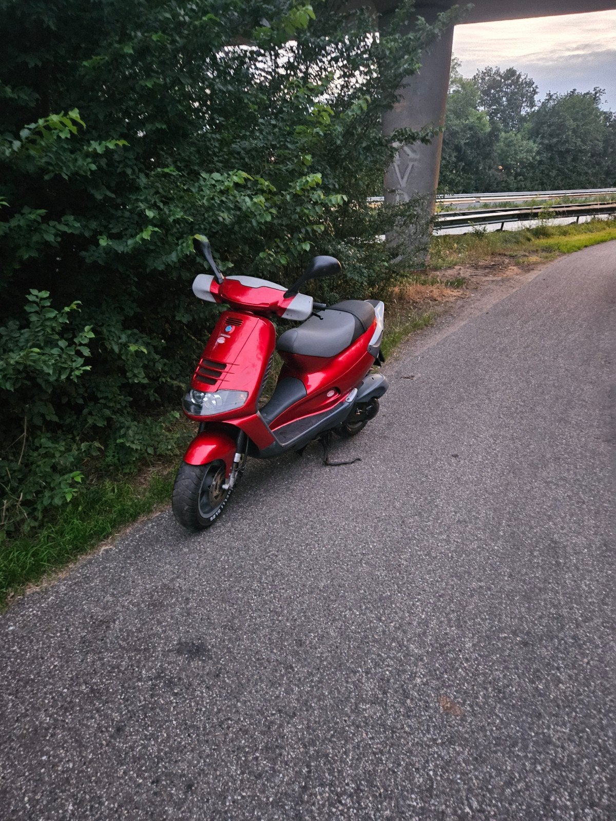 SKR 125 LX 2t | SUPER NETTE STAAT | VOLLEDIG ORGINEEL, Fietsen en Brommers, Scooters | Piaggio, Ophalen, Zo goed als nieuw, Tweetakt