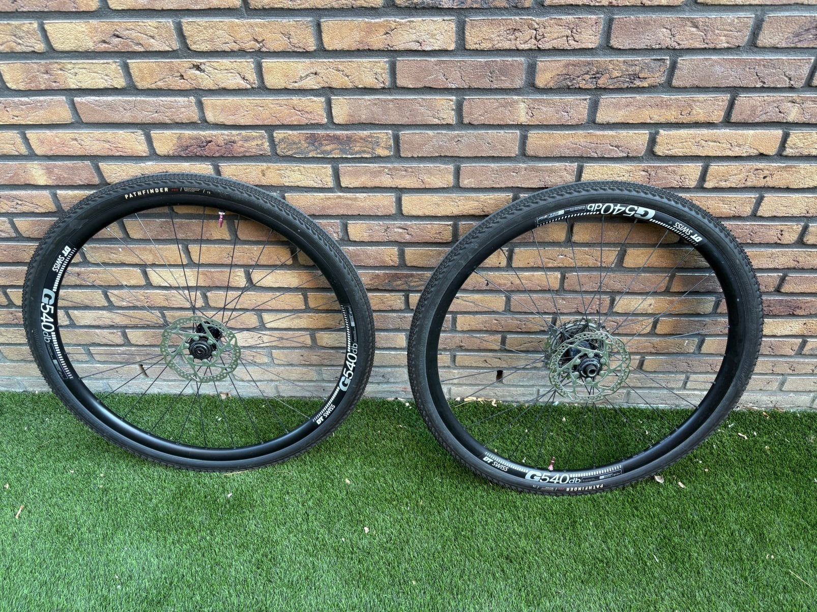 DT Swiss gravel wielset, Fietsen en Brommers, Ophalen of Verzenden, Zo goed als nieuw