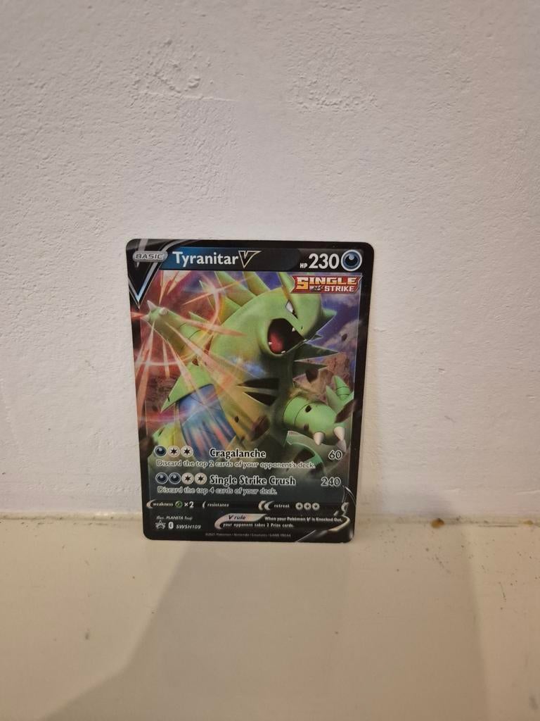 Pokémon Kaart Tyranitar V - Single Strike, Ophalen of Verzenden, Zo goed als nieuw, Losse kaart