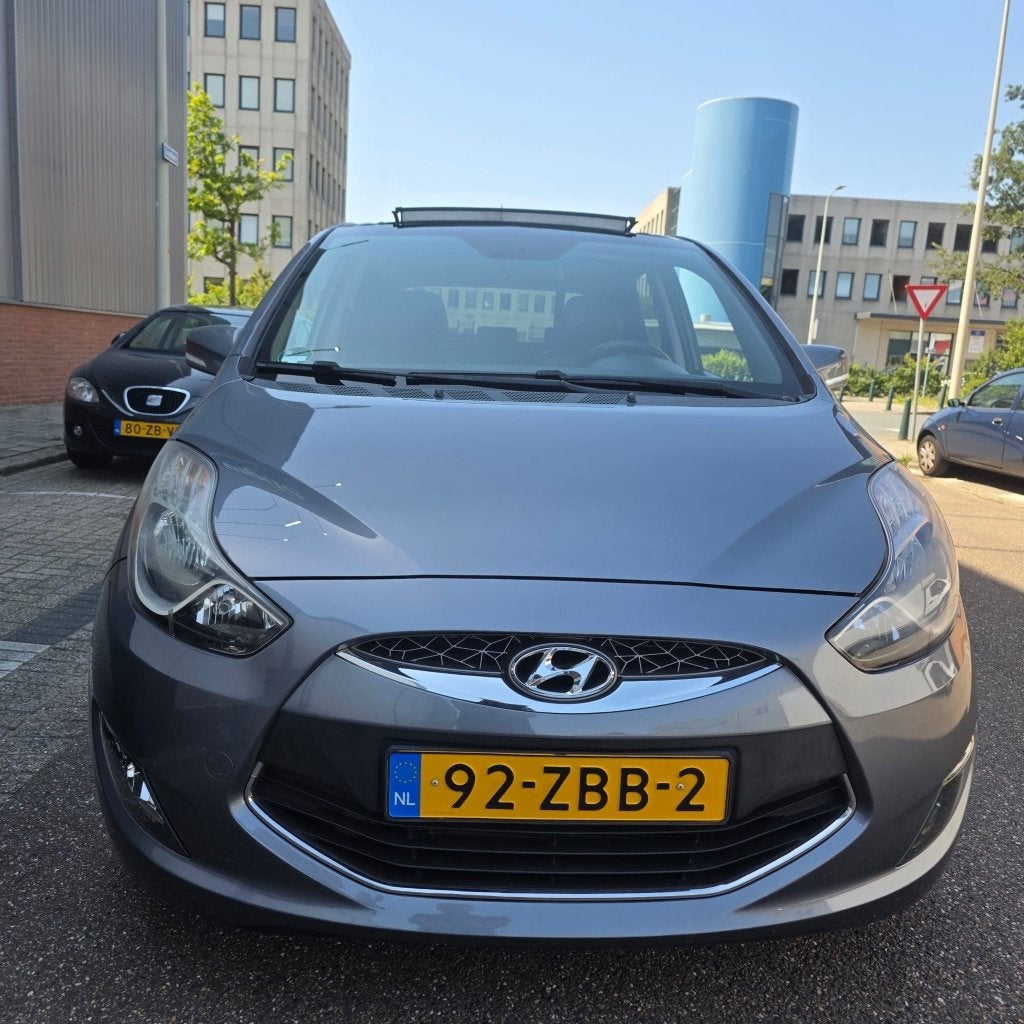 Hyundai iX20 1.6 catcher 2012 AUTOMAAT 90600 km nap open dak, Euro 5, 1169 kg, 4 cilinders, Metallic lak