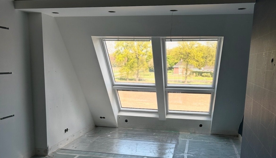 Velux dakramen met elektrische zonwering en gootstukken, Ophalen, Gebruikt, 80 tot 120 cm, 120 tot 160 cm