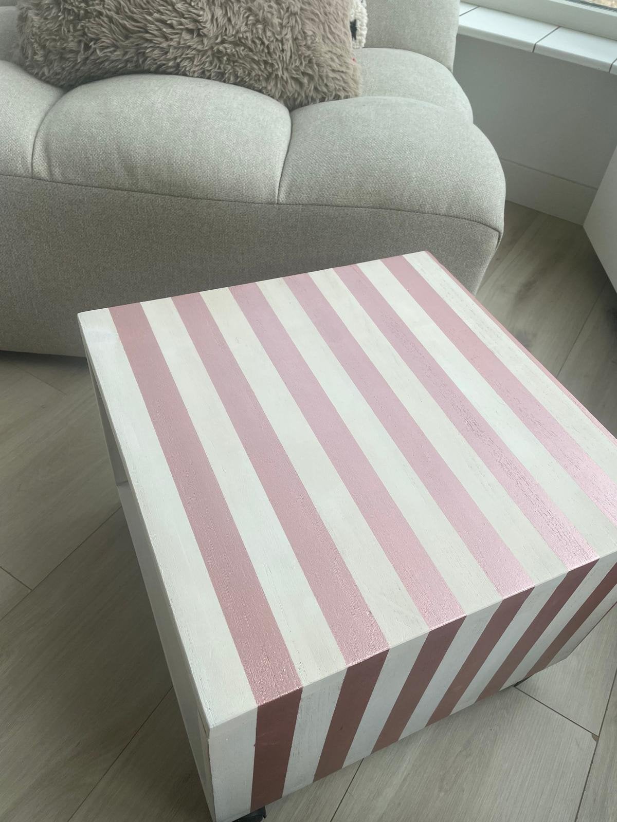Hip bijzettafeltje met streepdessin - trendy woonaccessoire, Minder dan 45 cm, Minder dan 55 cm, Trendy, Modern, Streepdessin