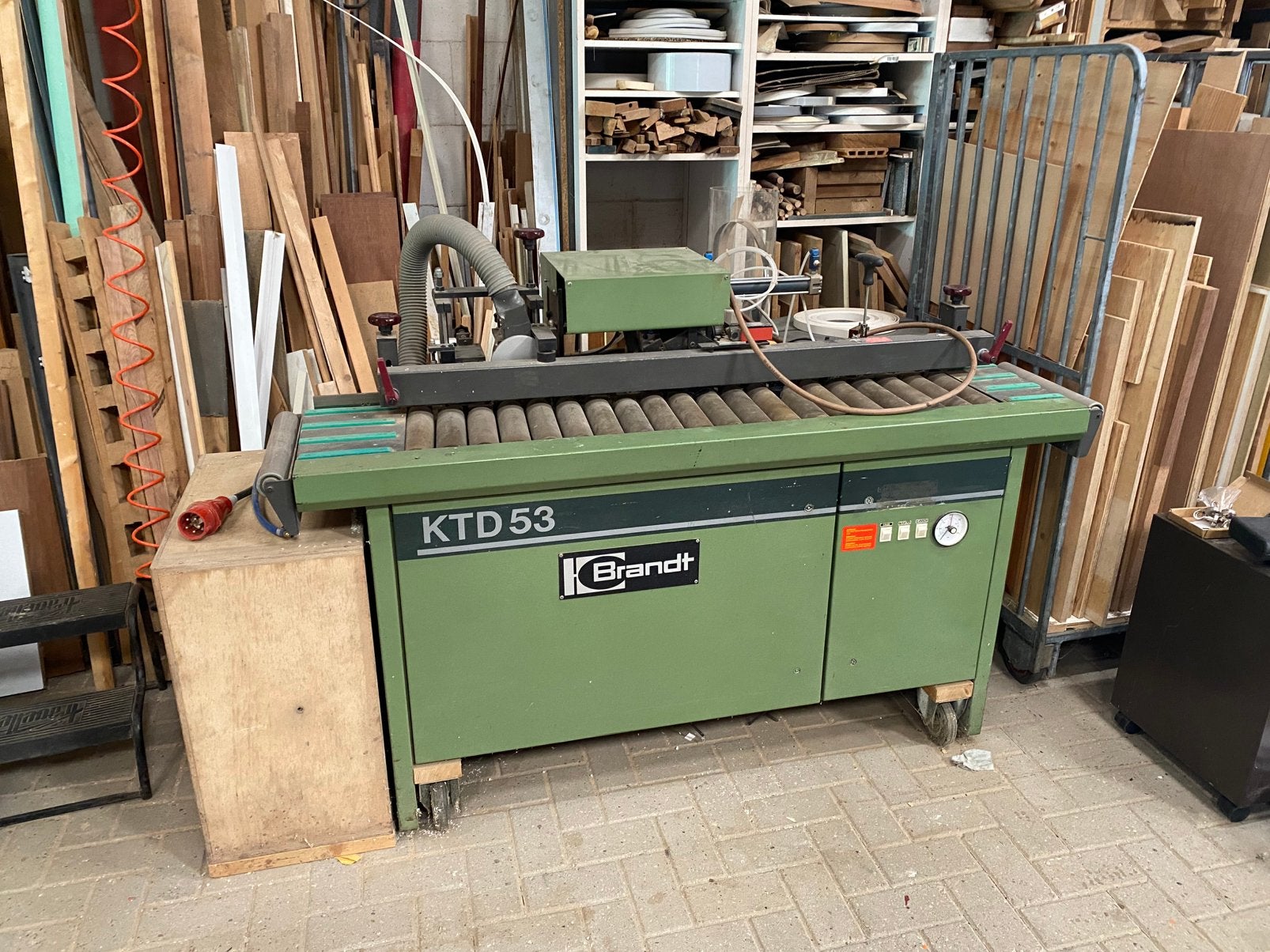 Kantenlijmer Brandt KTD53, Ophalen