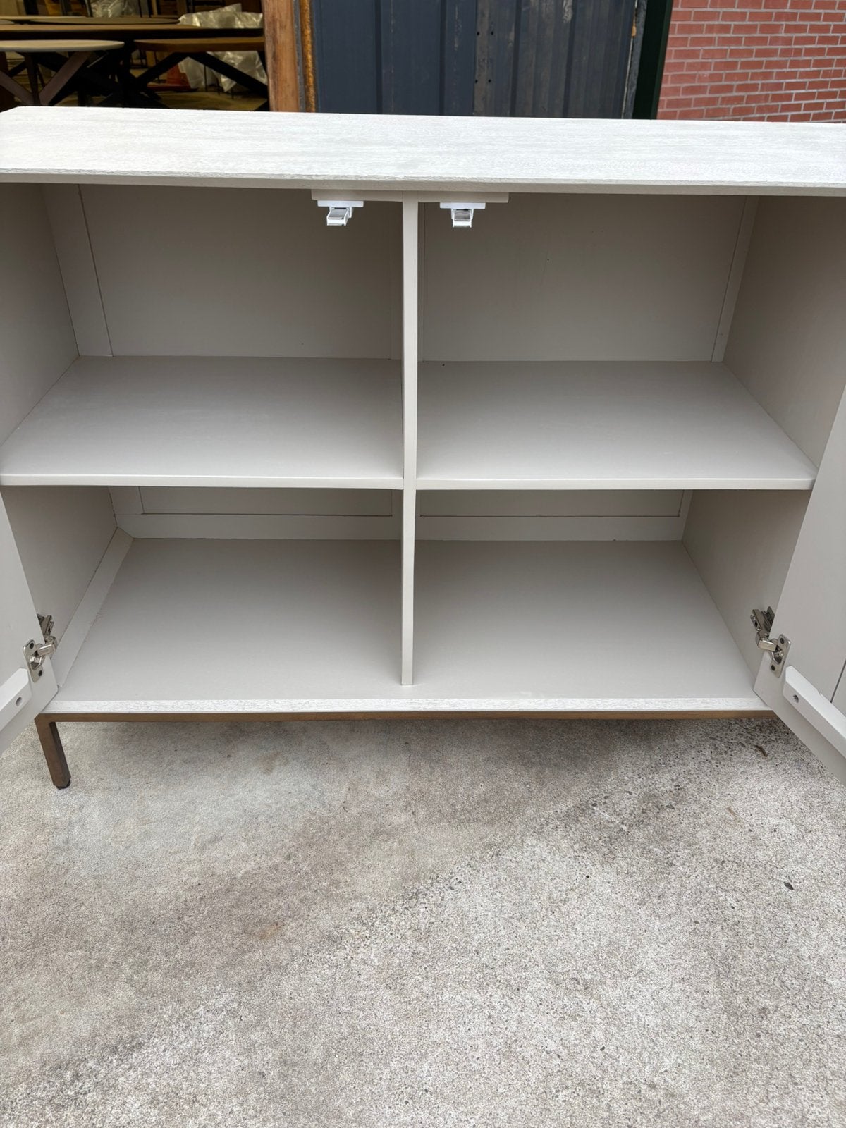Madison Sand Dressoir – Nieuw, Ophalen, Nieuw, 25 tot 50 cm