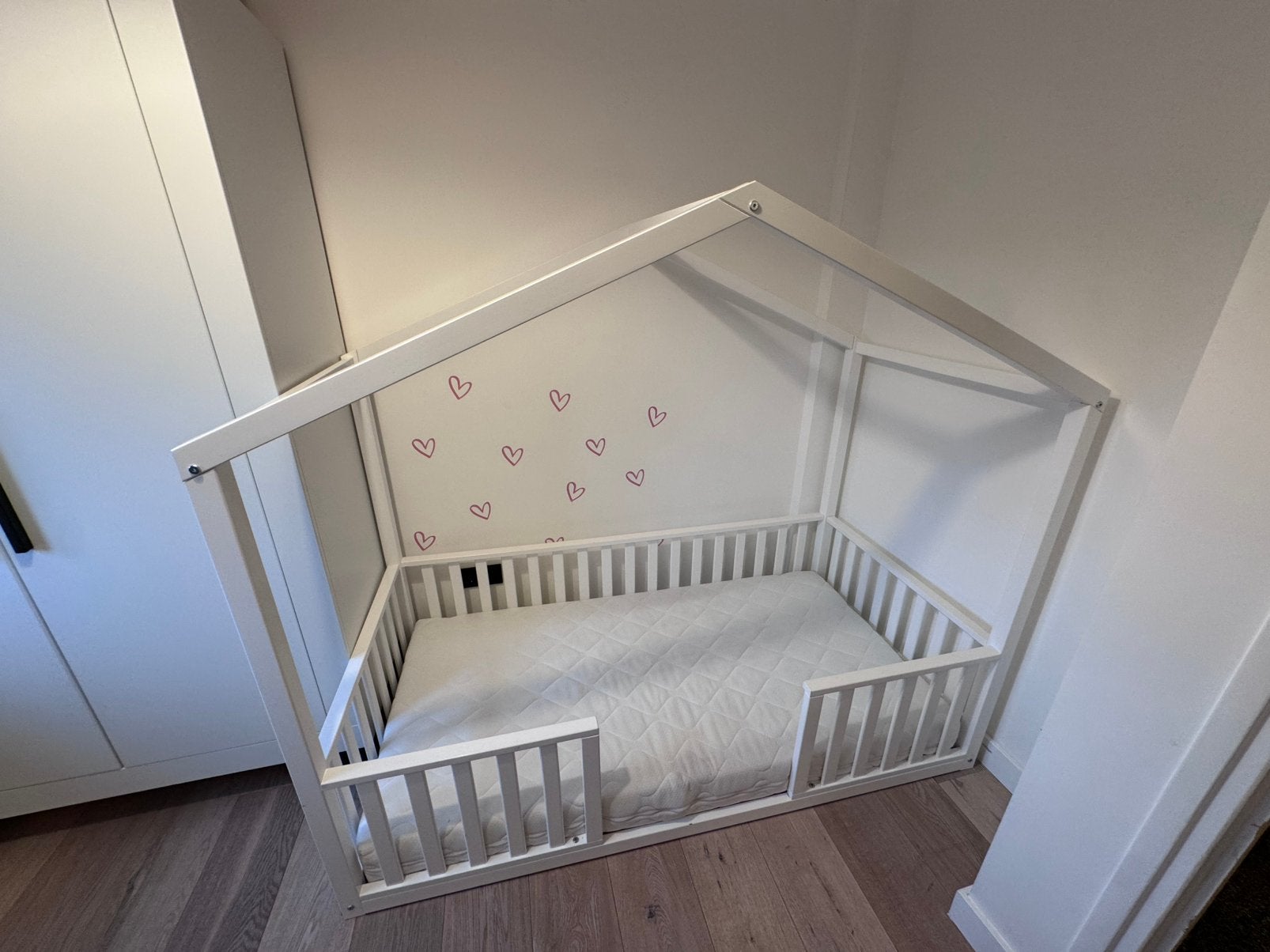 Huisbed / Montessori bed voor peuter of kind, Ophalen, 70 tot 85 cm, Zo goed als nieuw, Lattenbodem
